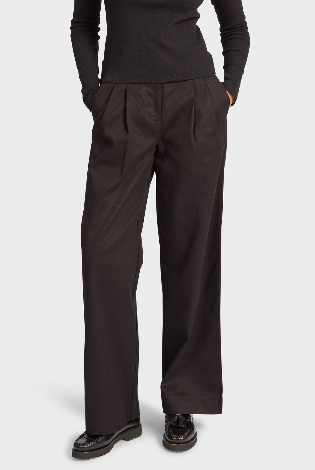 Monroe Pleated Pant